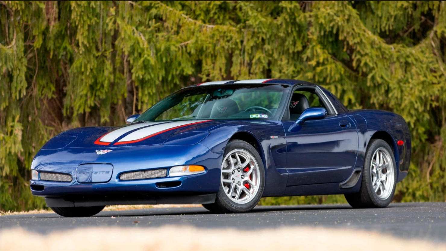 Corvette Generations/C5/C5 2004 Blue Z06 COMMEMORATIVE EDITION.webp